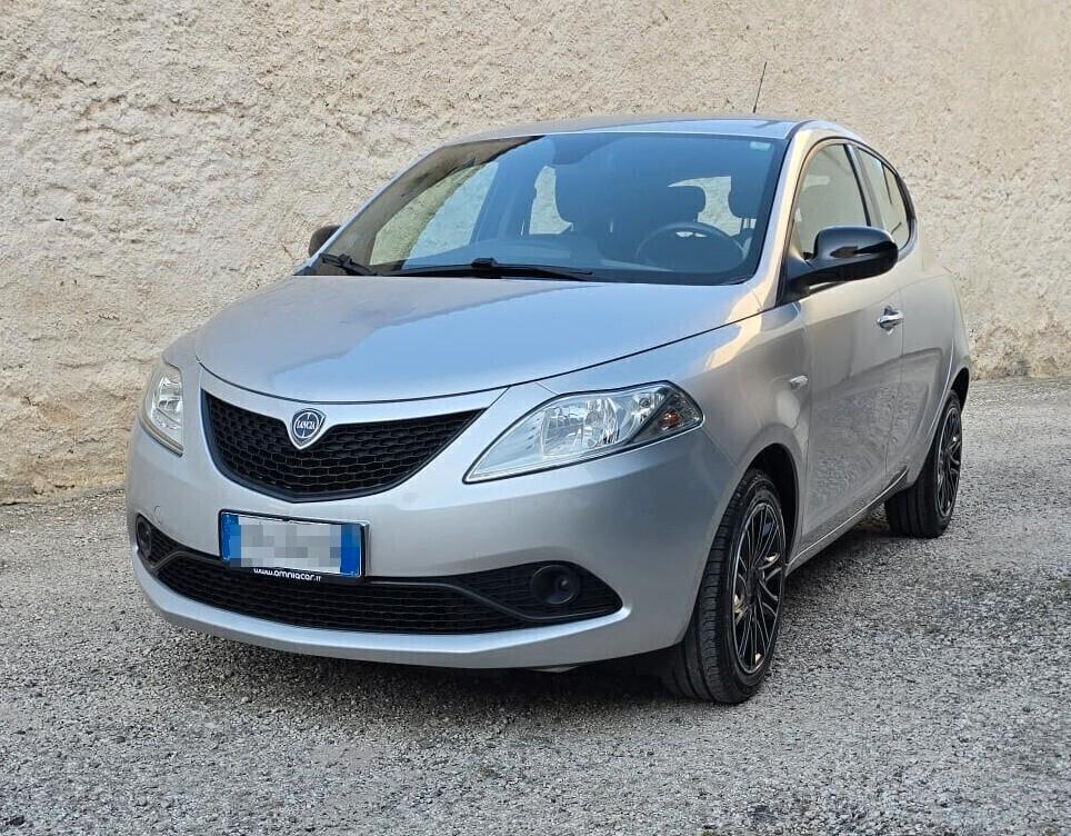 Lancia Ypsilon 1.3 MJT 95CV S&S GOLD