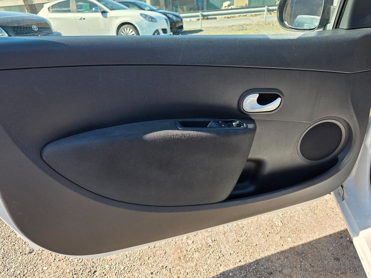 Renault Clio 1.2 16V Yahoo!