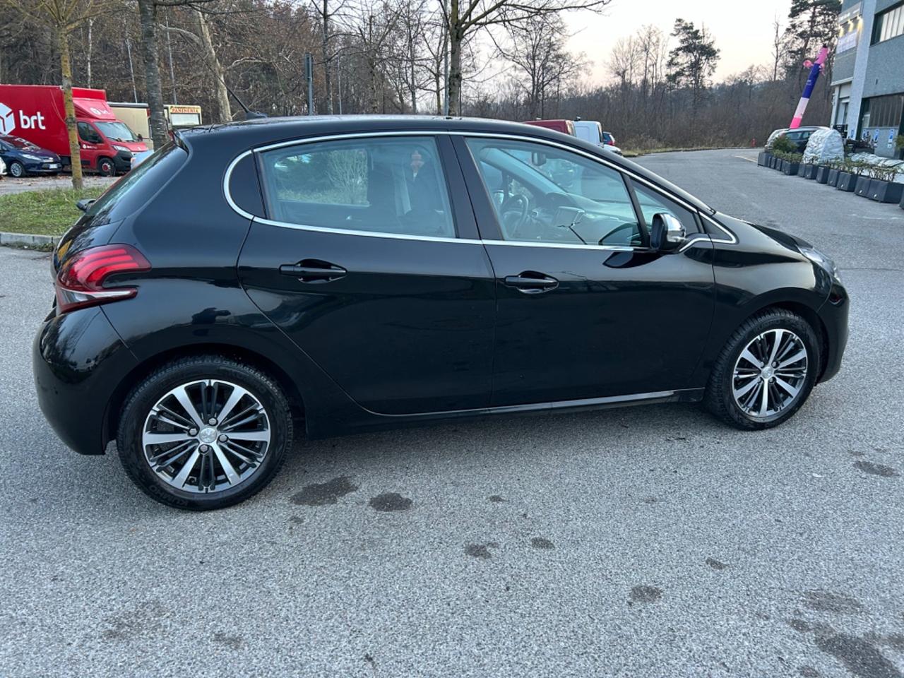 Peugeot 208 PureTech 82 5 porte Allure* Neo patentati *