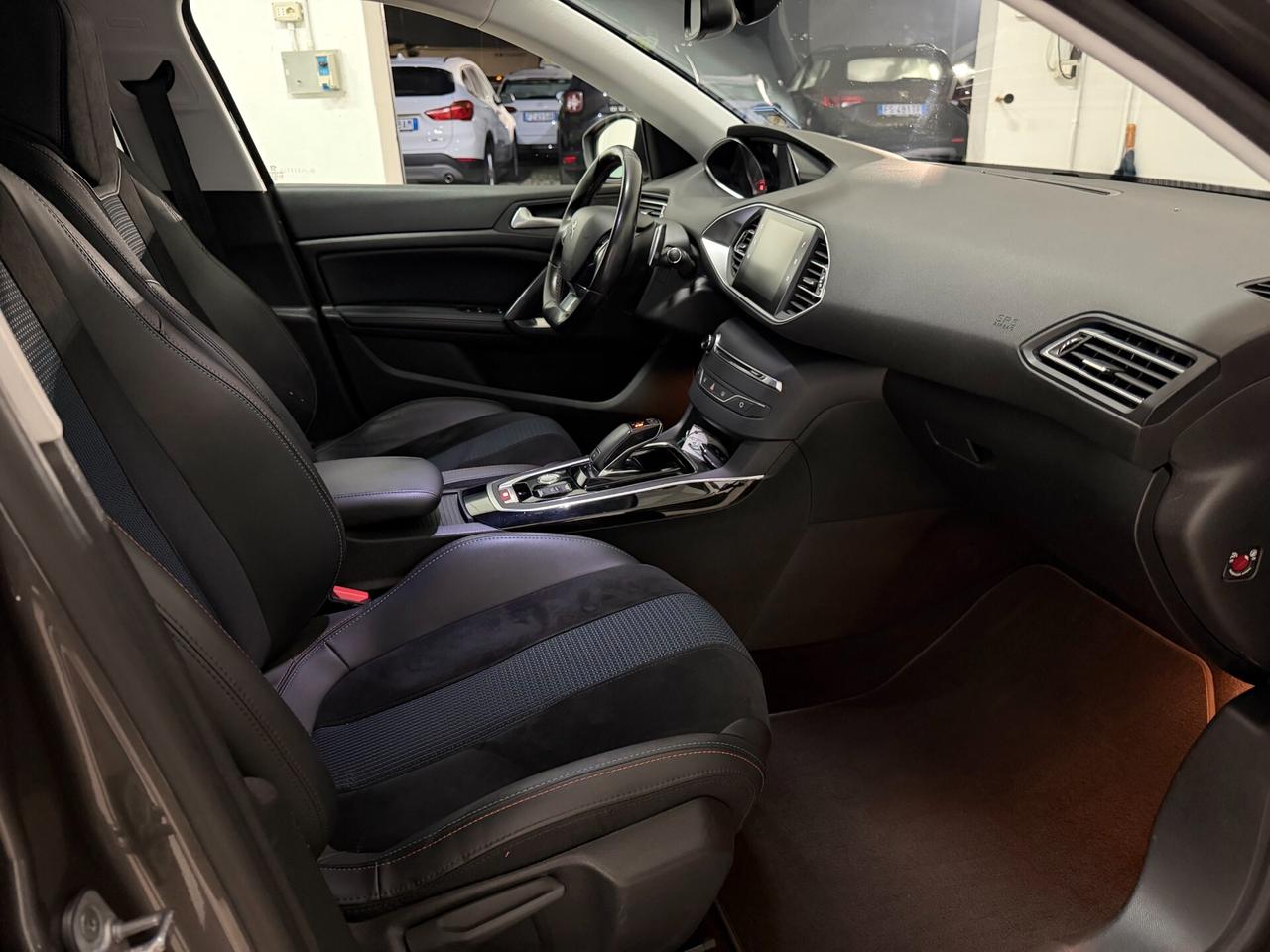 Peugeot 308 2019 BlueHDi 130 S&S EAT8 Tech Edition