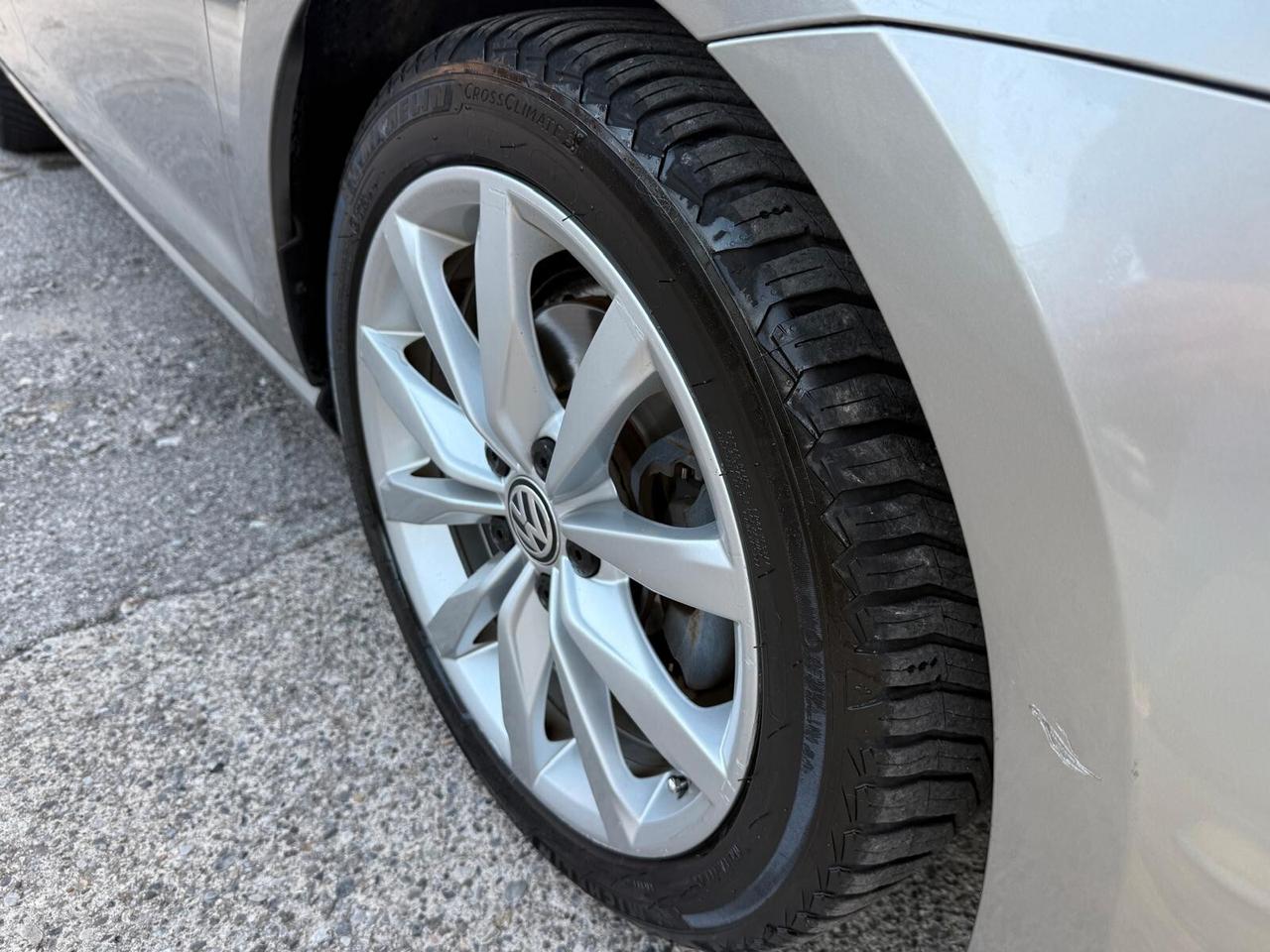 Volkswagen GOLF 1.6 TDI 5p. HIGHLINE OK NEOP.