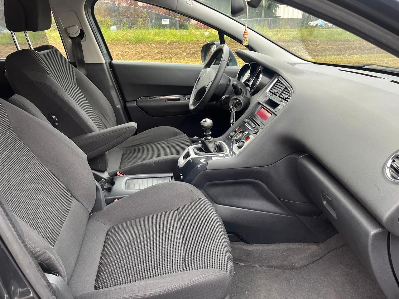 Peugeot 5008 1.6 HDi 112CV Active