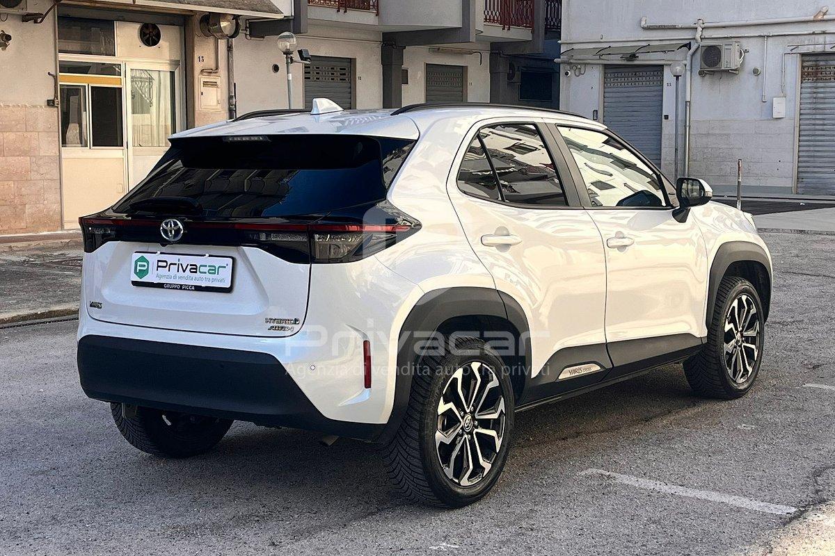 TOYOTA Yaris Cross 1.5 Hybrid 5p. E-CVT AWD-i Business