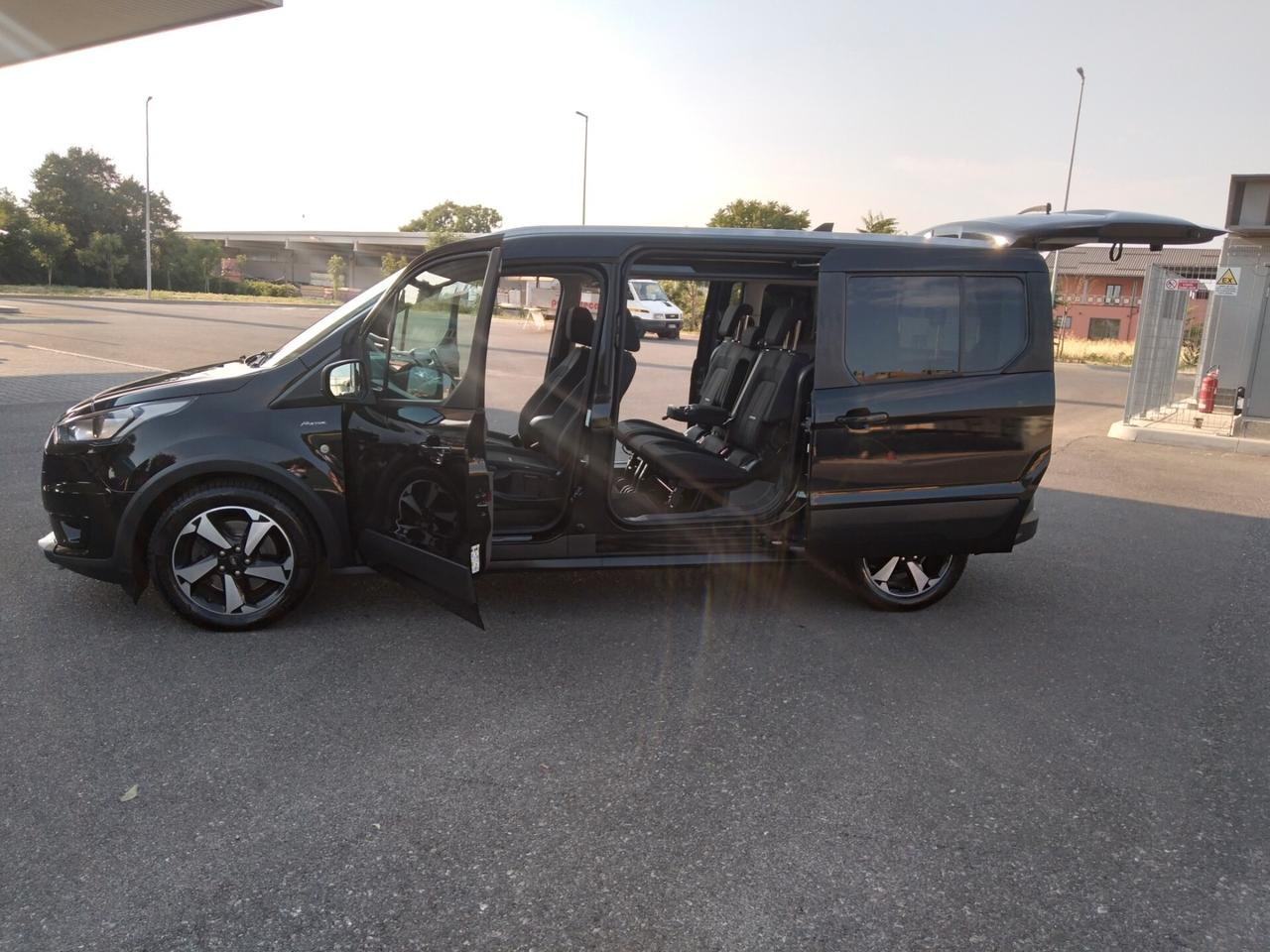 Ford Tourneo Connect Gran Active 1.5 EcoBlue 120 CV S&S Aut.x neopatentati