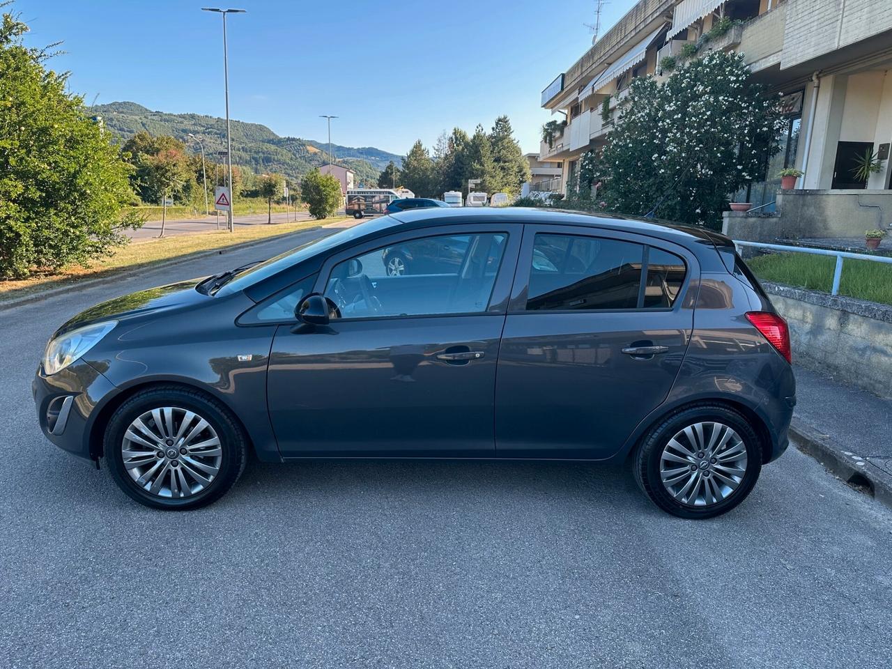 Opel Corsa 1.2 5 porte Sport