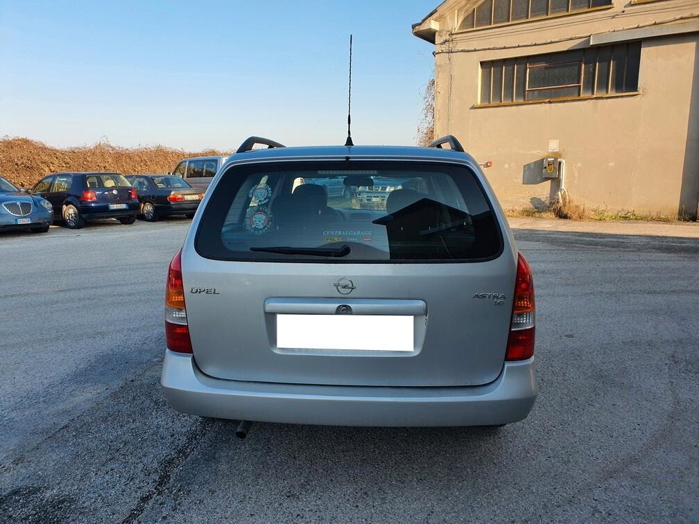 Opel Astra 1.6i 16V SW Club