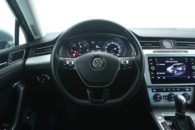 VOLKSWAGEN Passat Variant 2.0 TDI DSG Business BlueMotion Tech Fari LED