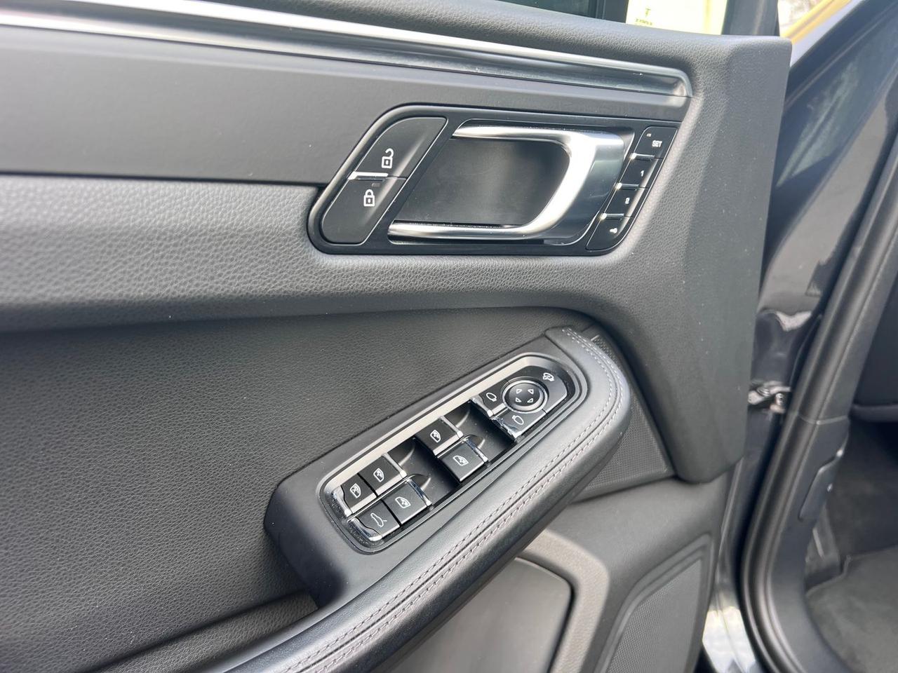 Porsche Macan 2.0 S #8216