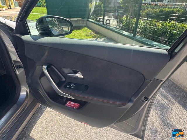 MERCEDES-BENZ A 180 d Automatic Sport