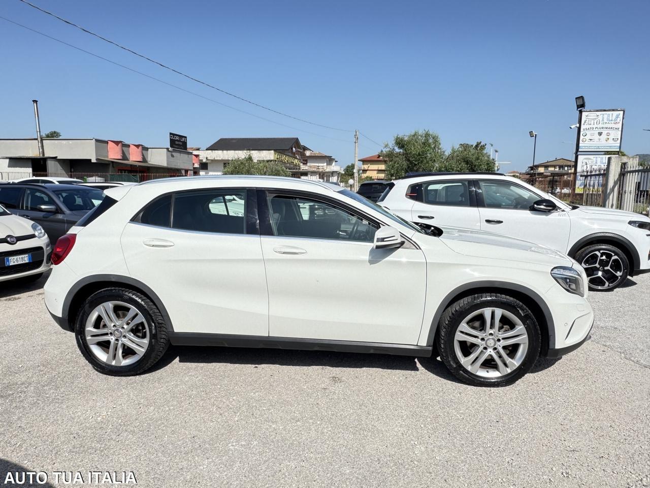 MERCEDES-BENZ GLA 200CDI PREMIUM PER NEOPATENTATI
