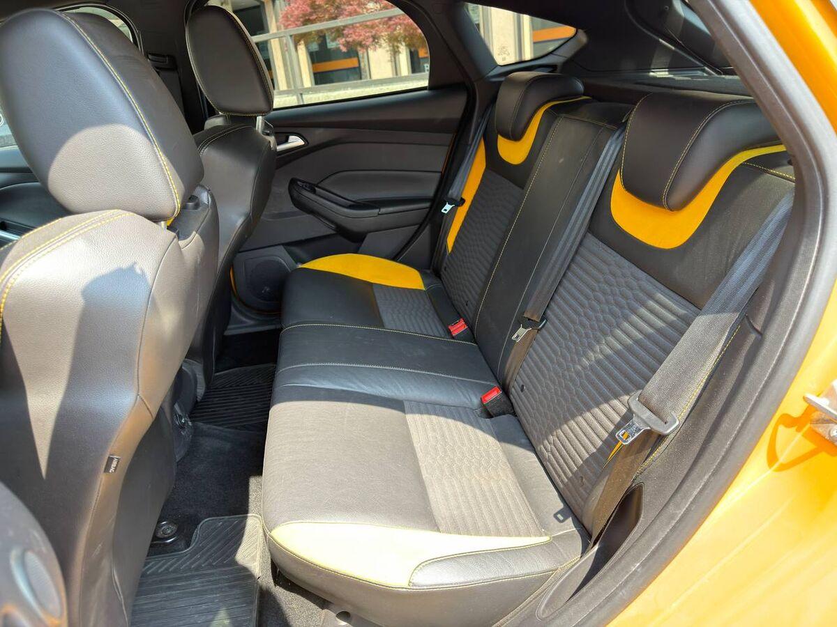 Ford Focus 2.0 ST 250cv 5p