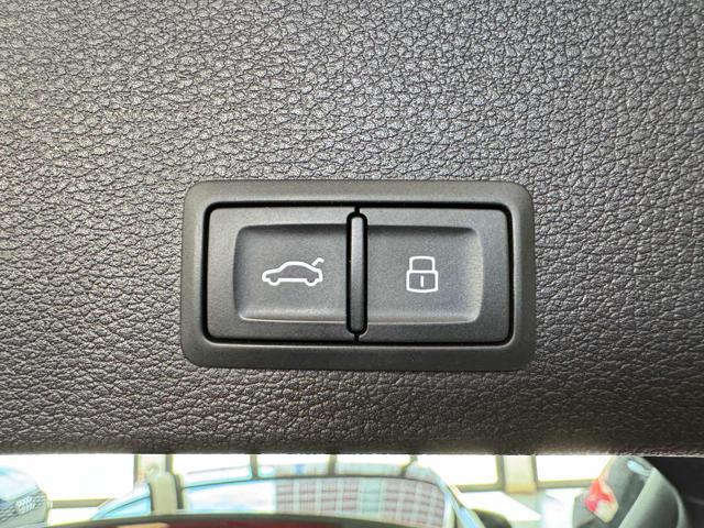 AUDI Q2 30 TDI Business
