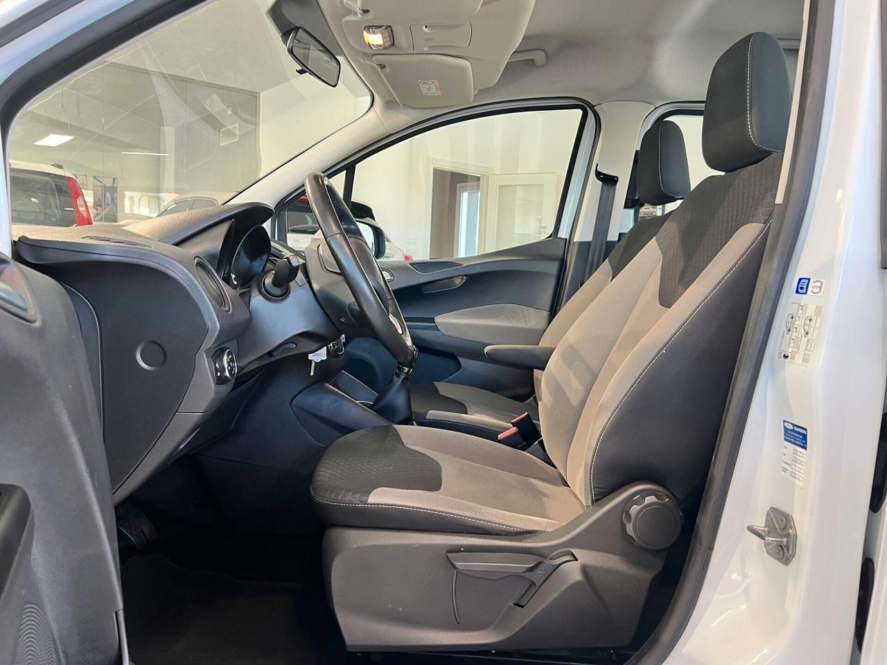 Ford Tourneo Courier 1.5 TDCI 75 CV Plus