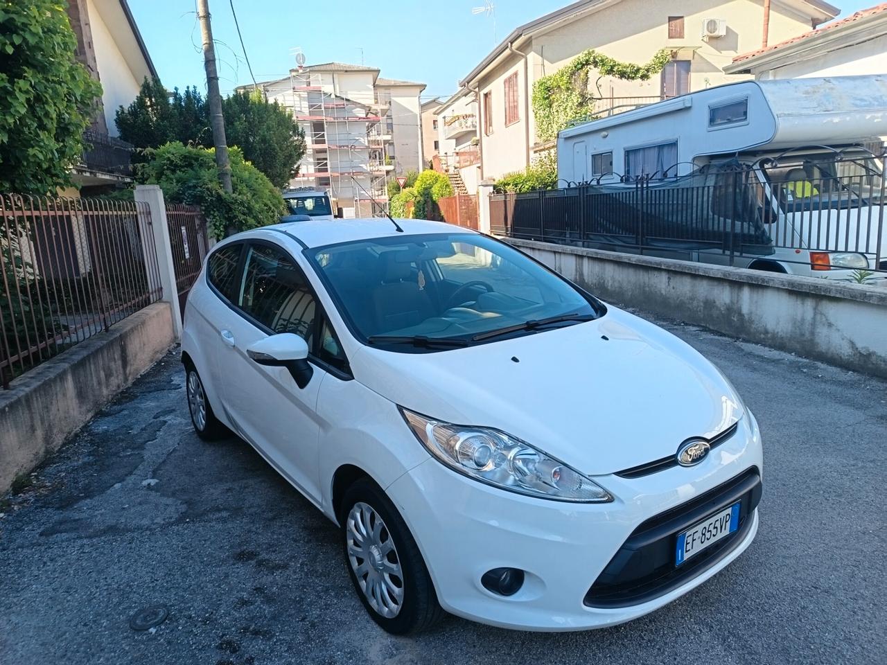 Ford Fiesta 1.2 Benz Anno 2011 ok neo patente