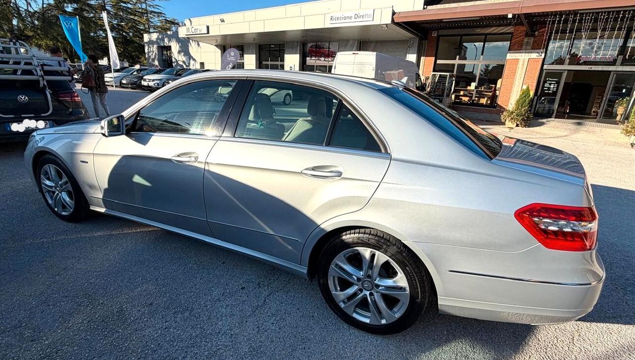 Mercedes-benz E 220 CDI BlueEFFICIENCY Avantgarde