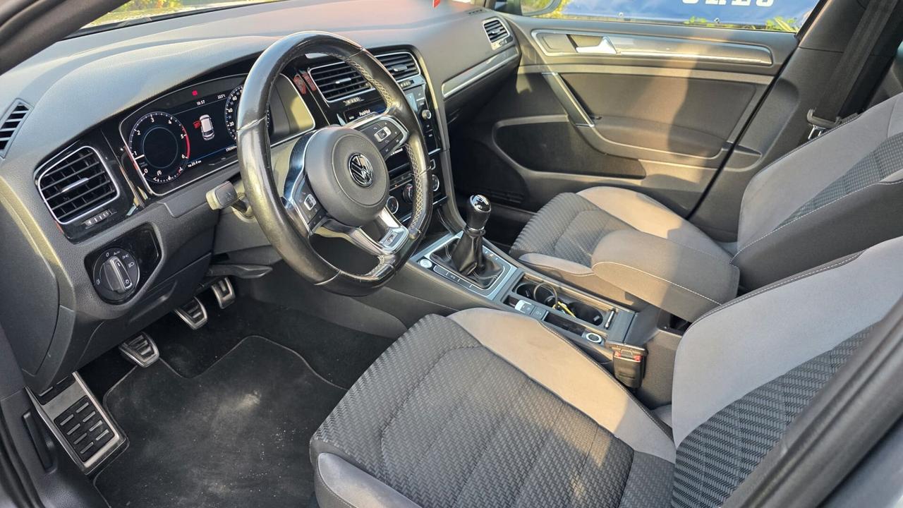 Volkswagen Golf 1.6 TDI R-Line Cockpit