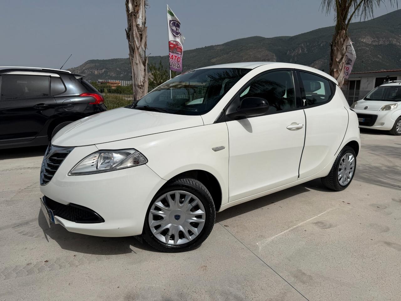 LANCIA YPSILON 2015 1.2 BENZINA 69 CV