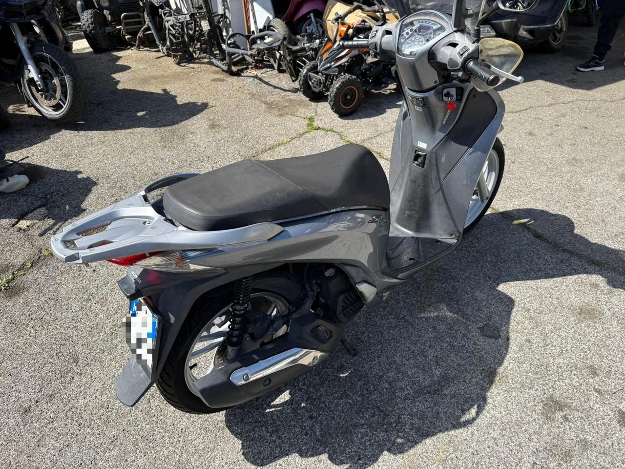 Suzuki SIXteen 150