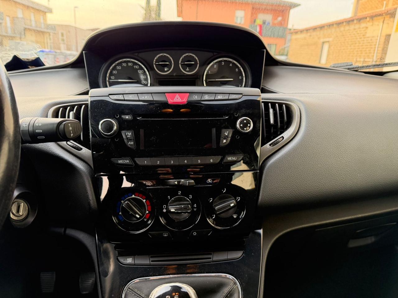 LANCIA Y 1.2 Platinum VENDUTA abbinata con CLASSE B