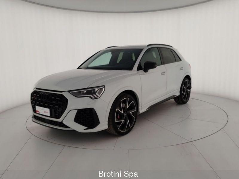 Audi Q3 RS Q3 quattro S tronic