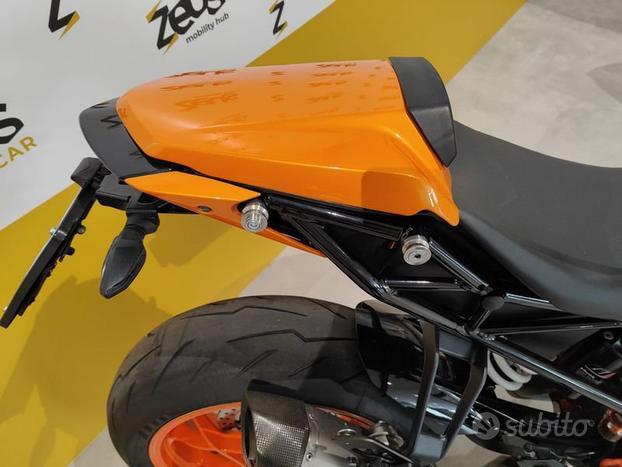 KTM 1290 Super Duke KTM 1290 SUPER DUKE R