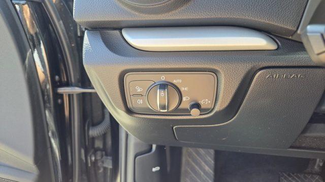 AUDI A3 SPB 30 g-tron S tronic Business PERMUTE TETTO