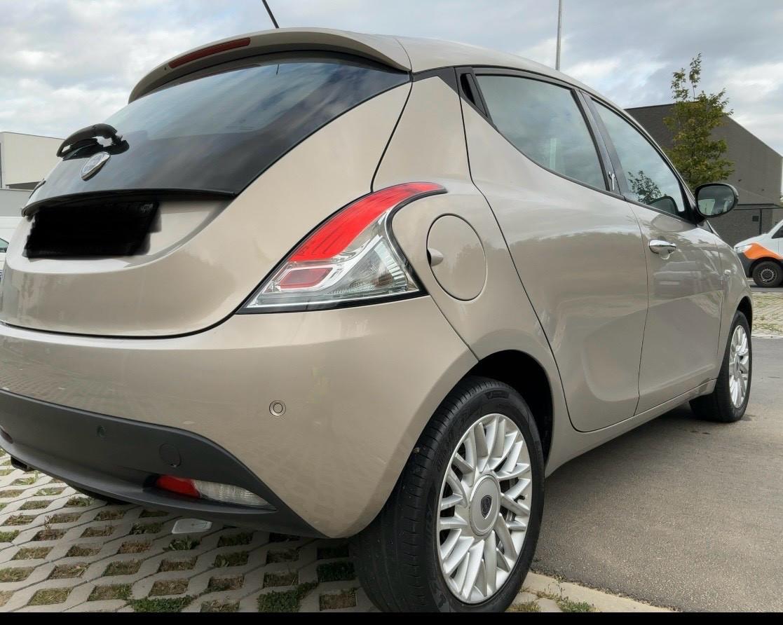 Lancia Ypsilon 1.2 69 CV 5 porte Gold-full-