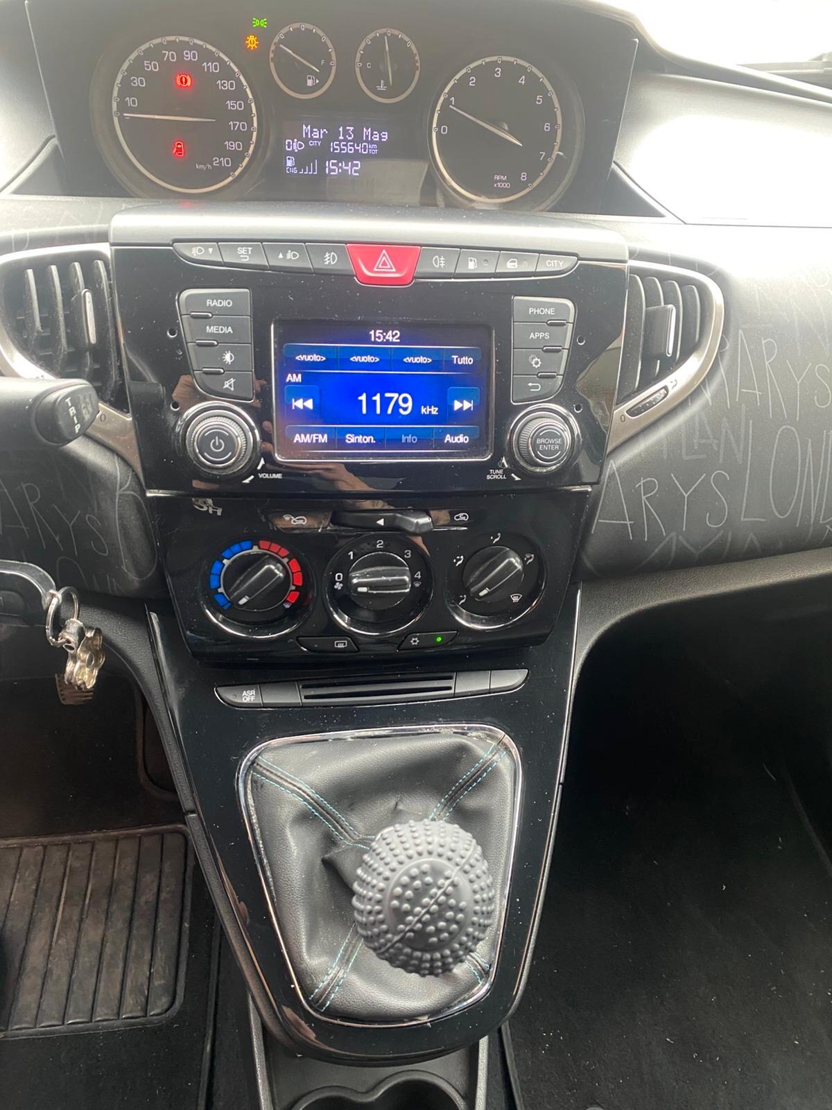 Lancia Ypsilon 0.9 TwinAir 85 CV 5 porte Metano Ecochic Gold