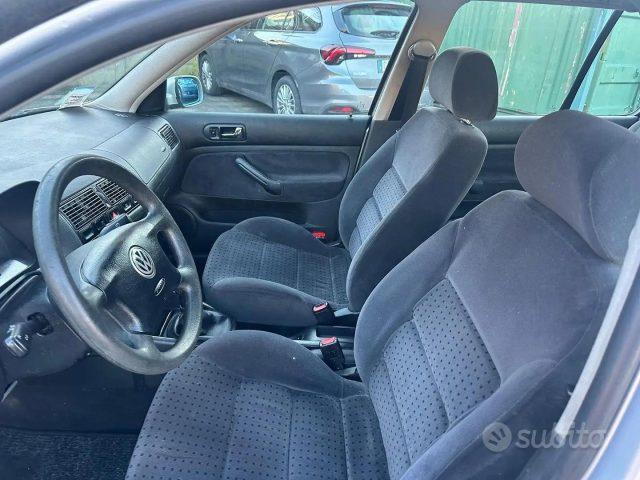 VOLKSWAGEN Golf 1.6 cat 5 porte Highline