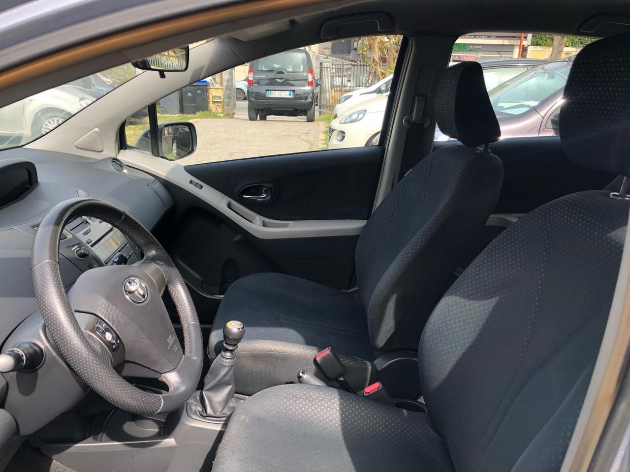 Toyota Yaris 1.3 -100 cv 5 porte Sol