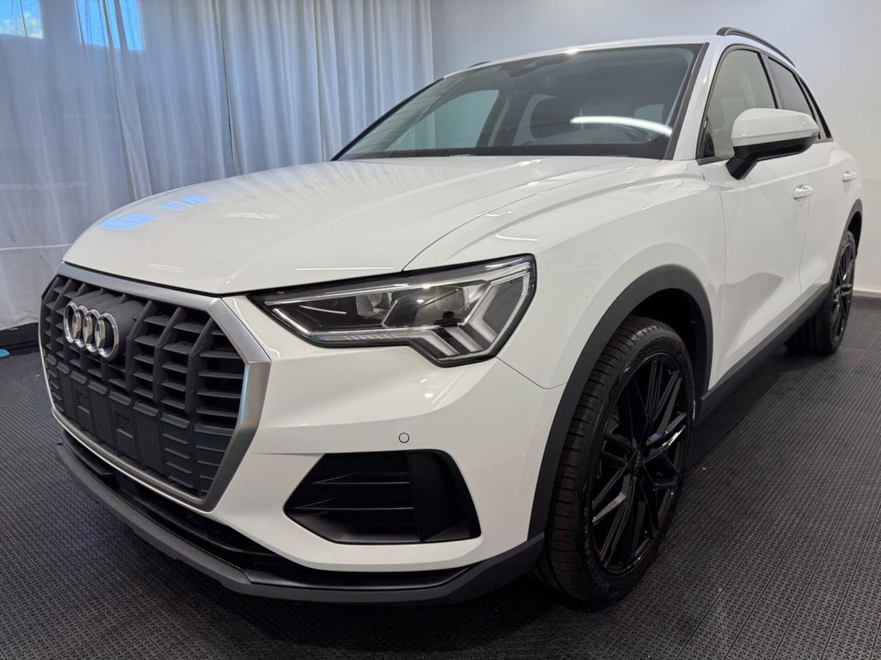 Audi Q3 35 TDI Business Advanced