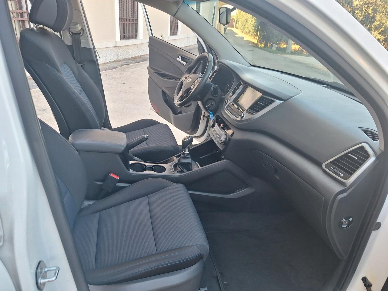 Hyundai Tucson 1.7 CRDI TETTO NAVI CAMERA 2018