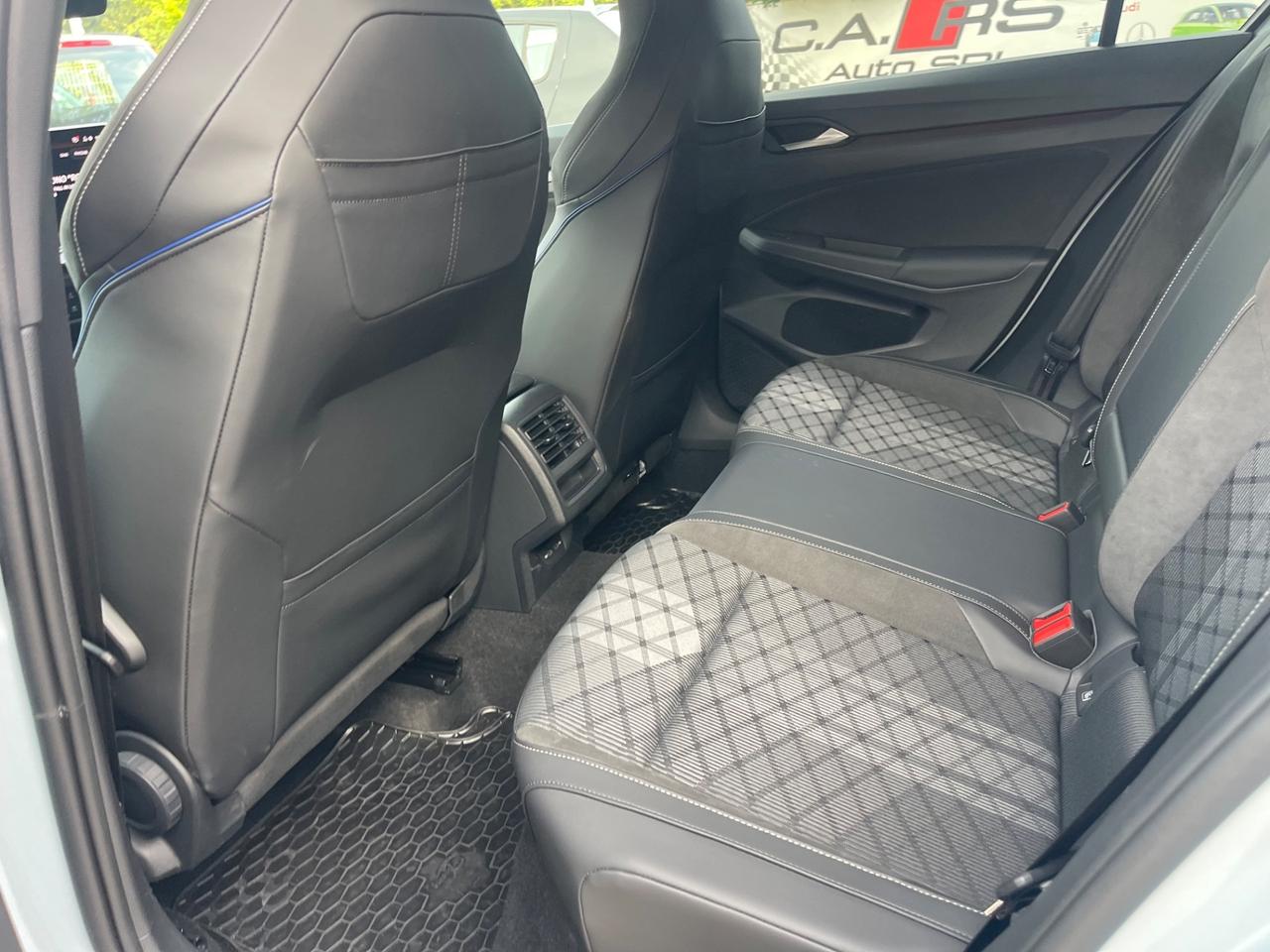 Volkswagen Golf 8.5 R-Line DSG 2.0 TDI 150cv