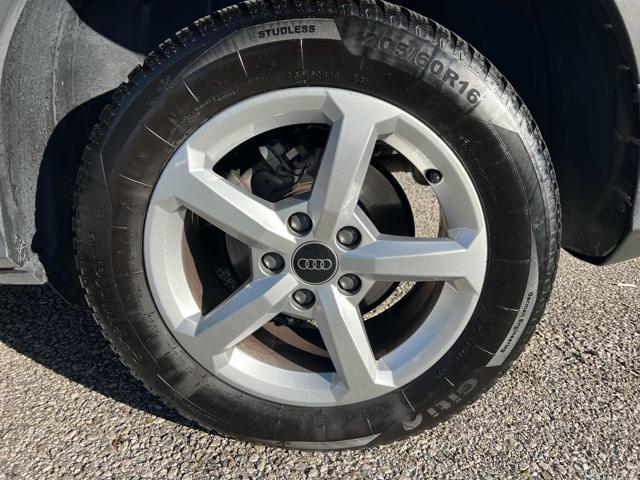 AUDI Q2 30 TDI S tronic Business