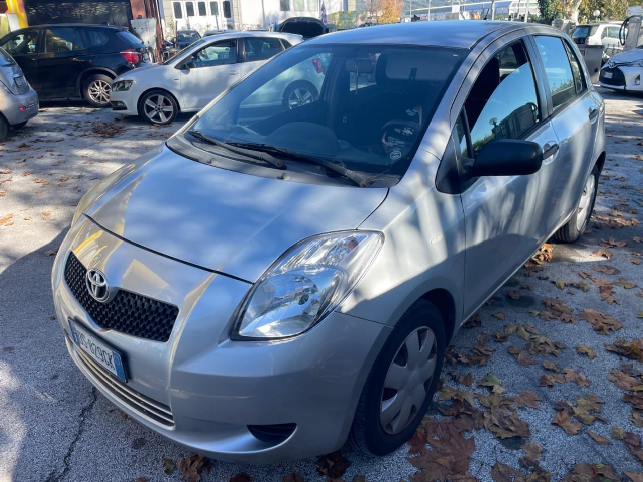 Toyota Yaris 1.0 5 porte