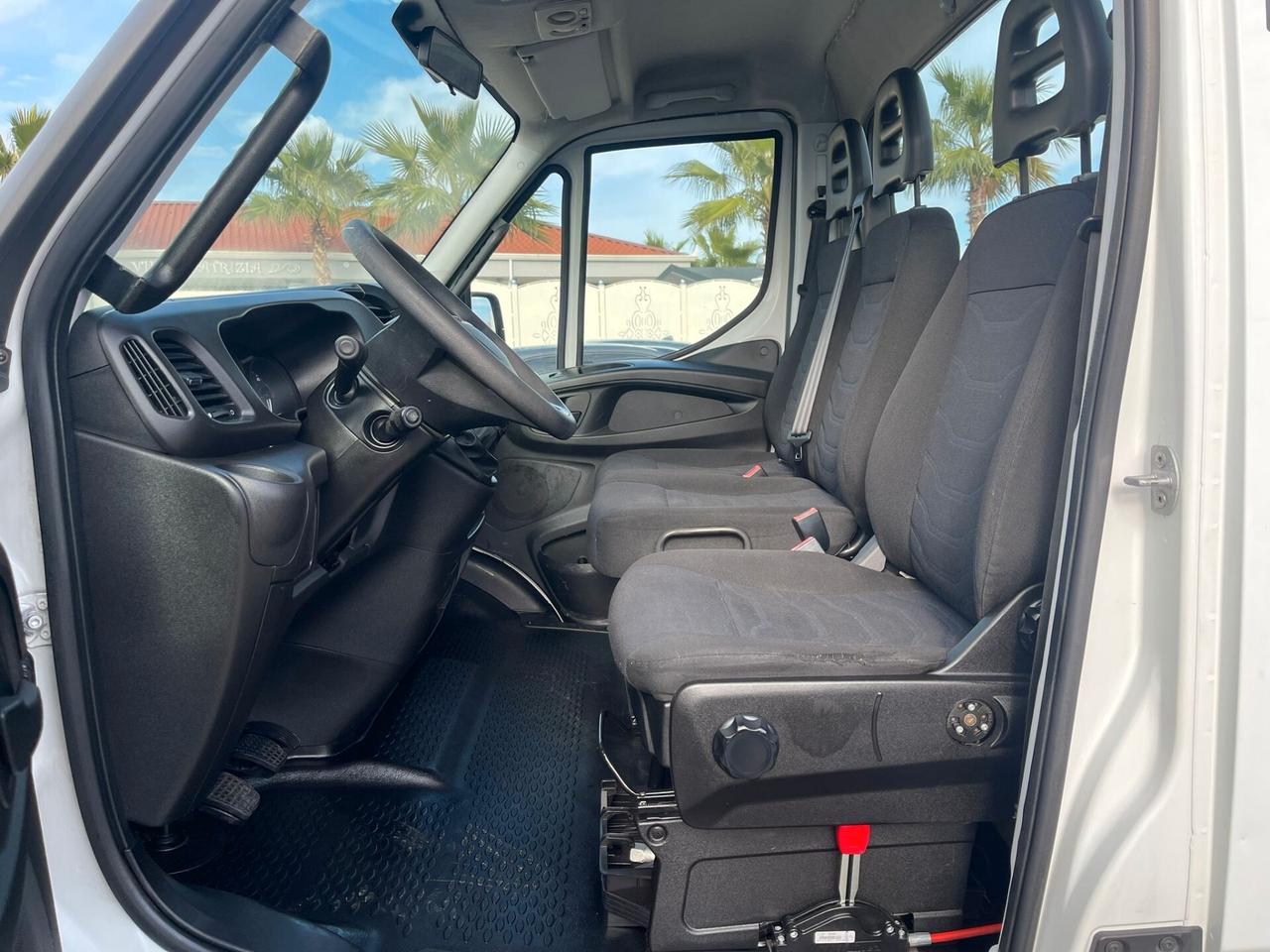 IVECO DAILY 35 C 12 RIBALTABILE CON GRU PESCI