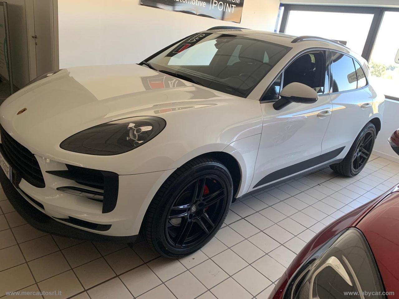 PORSCHE Macan 2.0