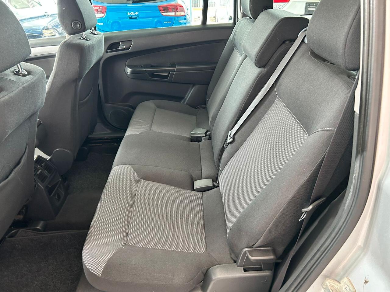Opel Zafira 1.6 Turbo EcoM 7 POSTI 2011