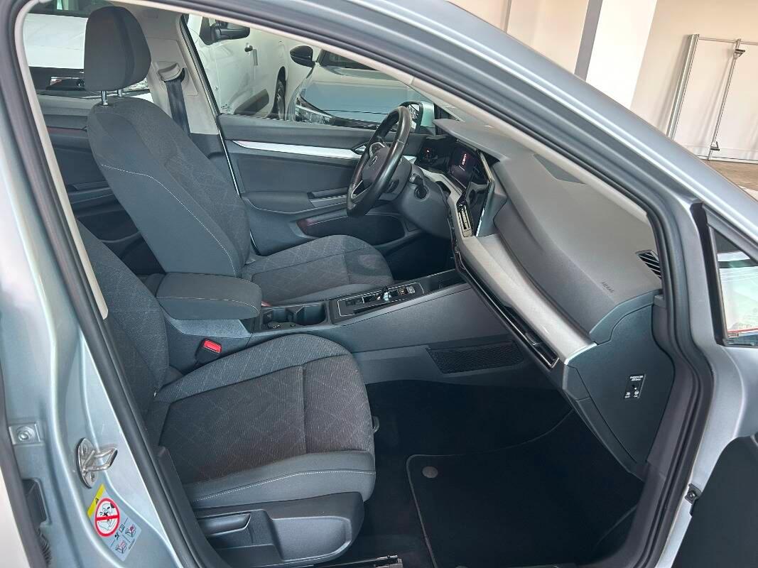 Volkswagen Golf 2.0 tdi Life 150cv dsg