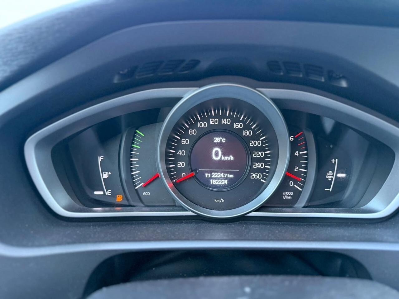 VOLVO V40 2.0 DIESEL D2 EURO6B