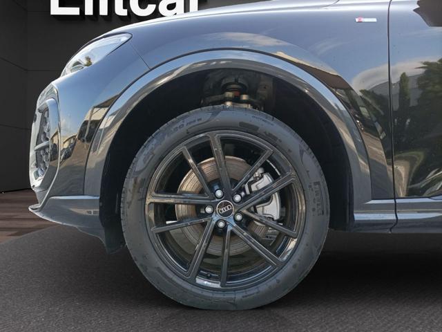 AUDI Q5 40 TDI 204 CV quattro S tronic Identity Black