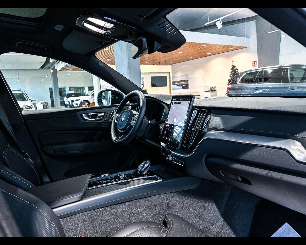 VOLVO XC60 Ultra Black Edition T6 AWD AUT