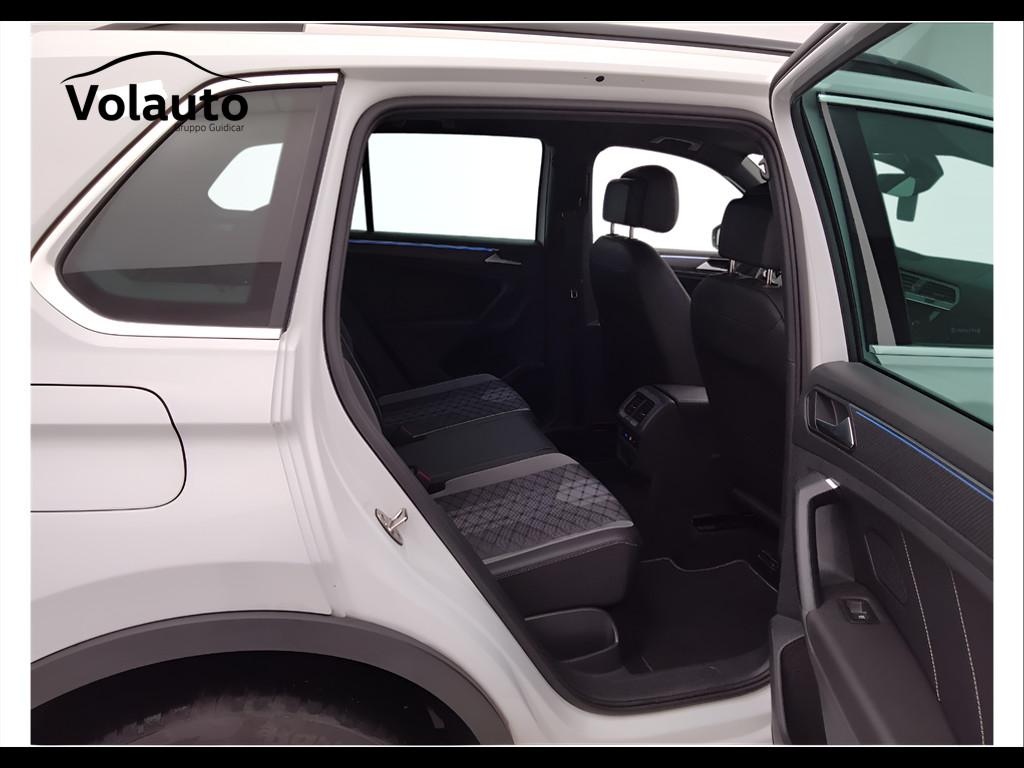 VOLKSWAGEN Tiguan II 2021 - Tiguan 2.0 tdi R-Line 4motion 150cv dsg