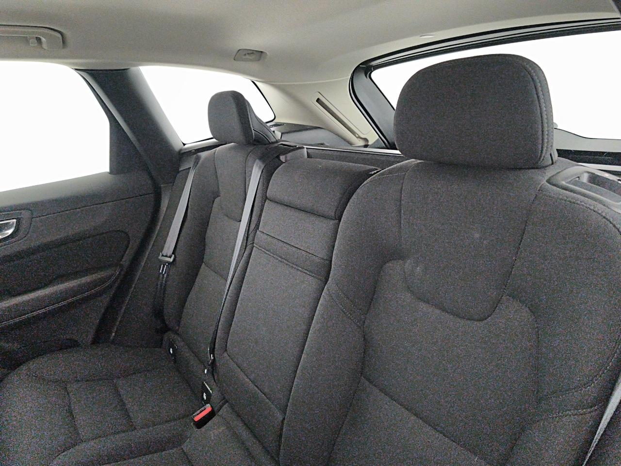 Volvo XC60 2.0 b4 Momentum Pro awd