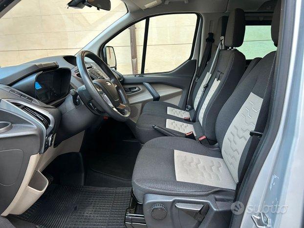 Ford Tourneo Custom 9 posti 2013