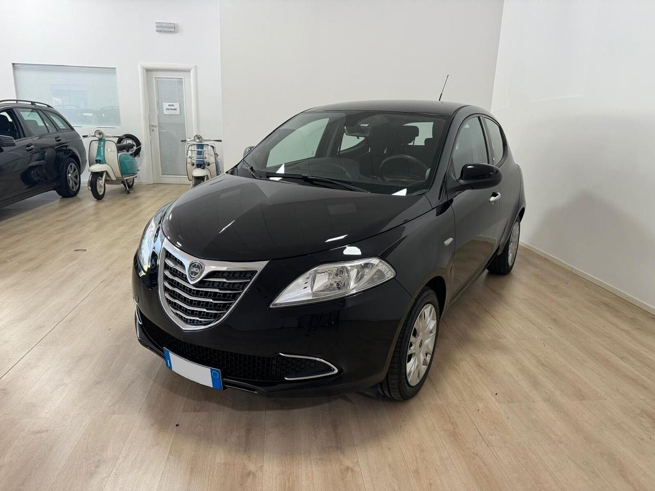 Lancia Ypsilon 1.3 MJT 16V 95 CV 5 porte S&S ** NEOPATENTATI**