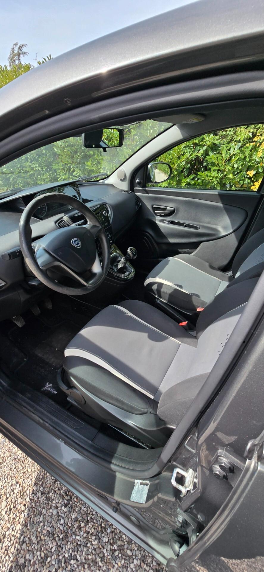 Lancia Ypsilon 1.3 MJT 16V 95 CV 5 porte S&S Elefantino