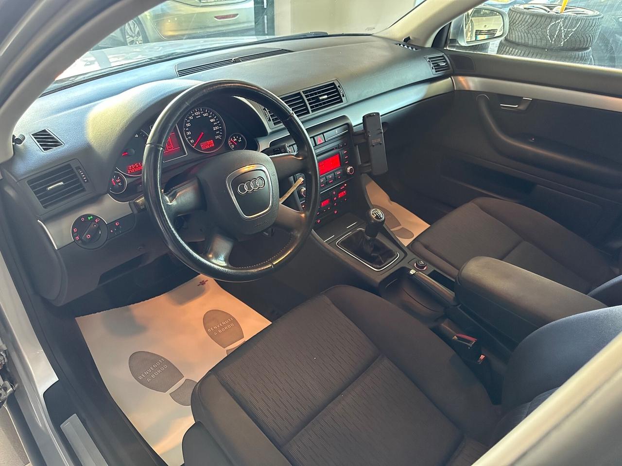 Audi A4 2.0 16V TDI S Line