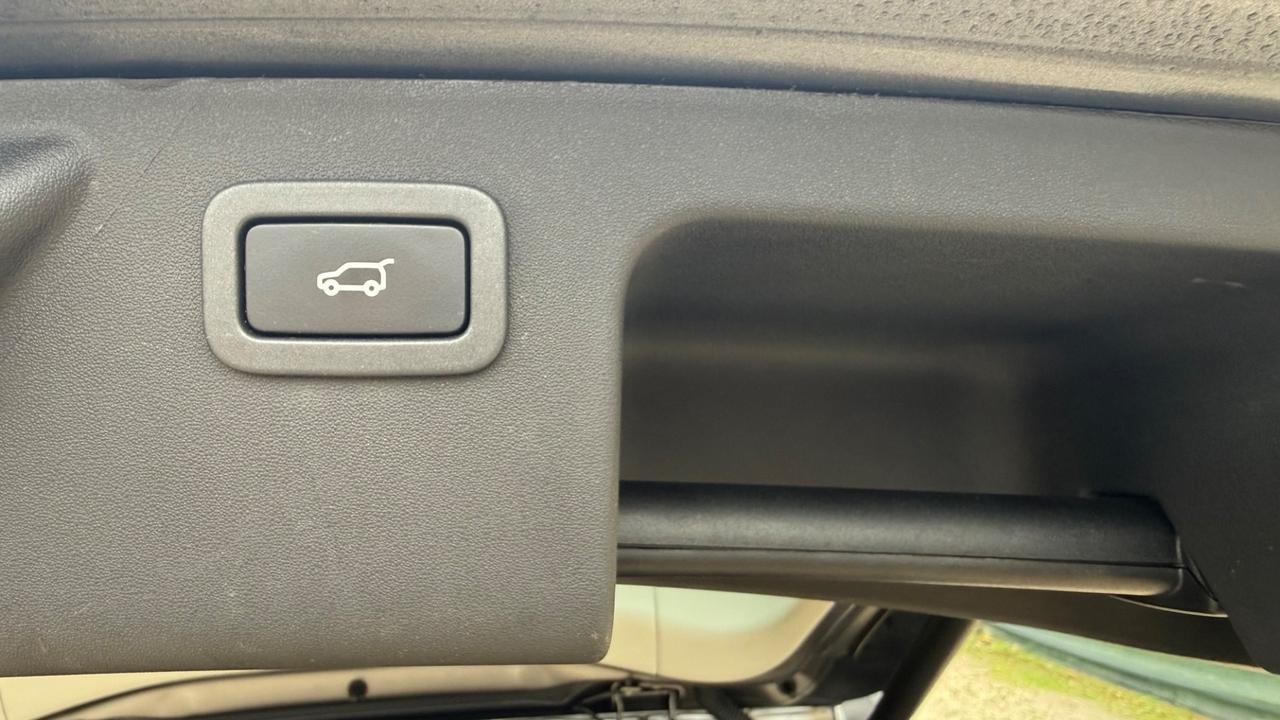 Land Rover Discovery Sport 2.0 TD4 150 CV HSE Luxury