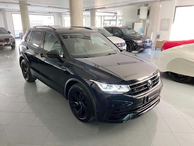 VOLKSWAGEN Tiguan 2.0 TDI 150 CV SCR DSG R-Line LUCI AMBIENTE